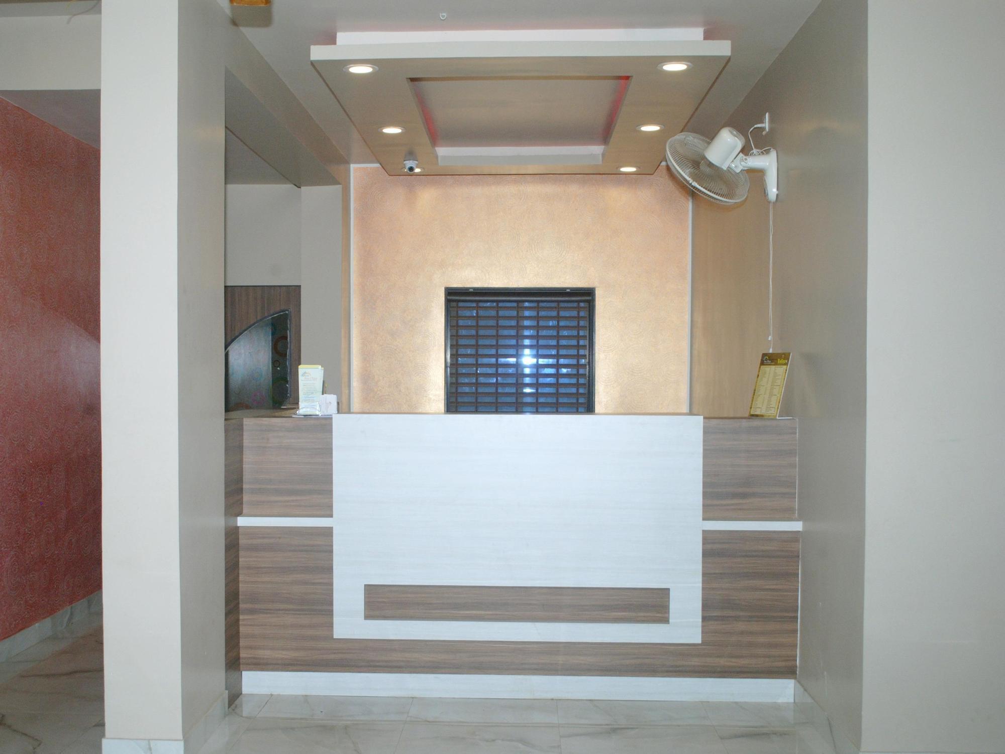 Hotel Sun Plaza Somnath Ngoại thất bức ảnh