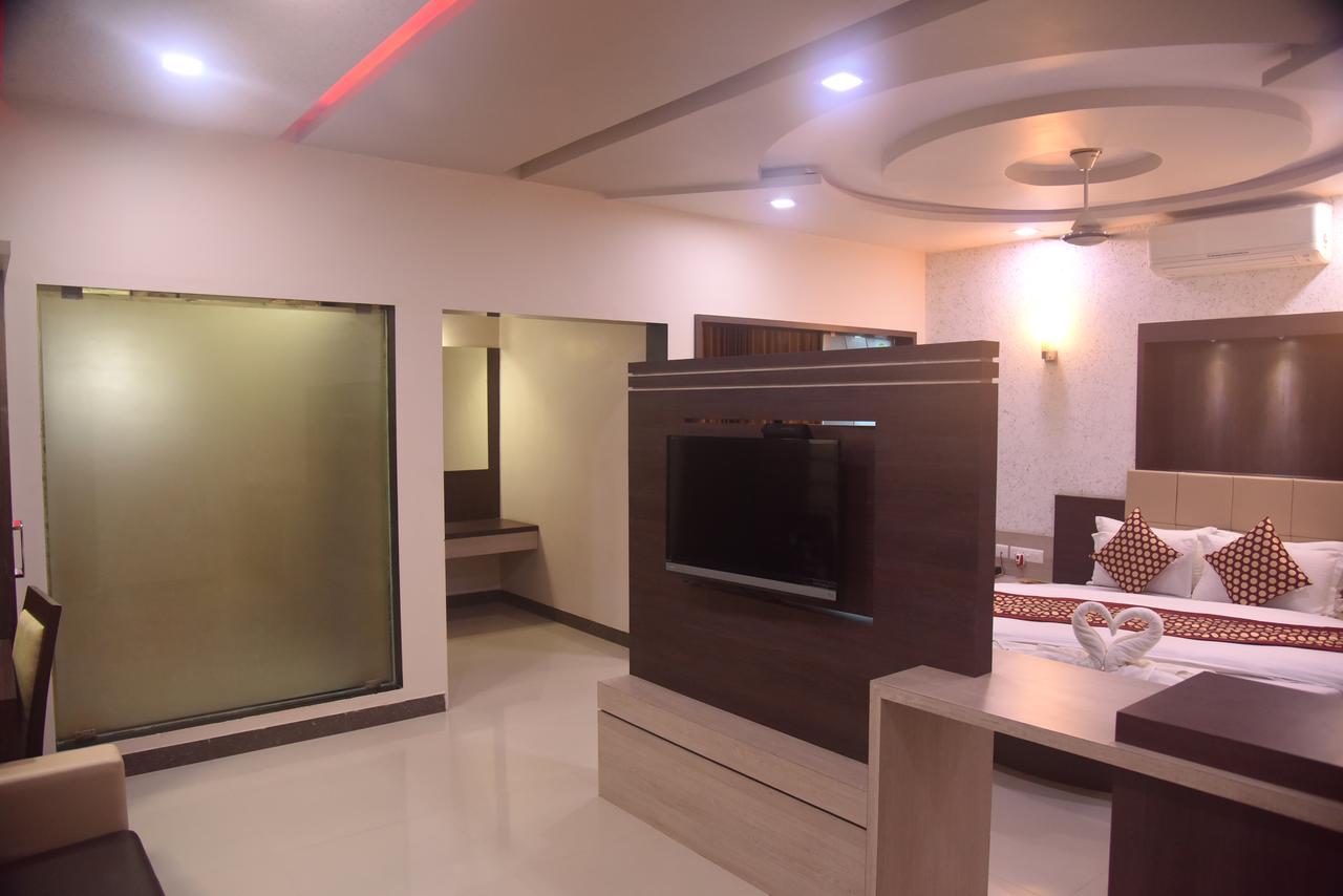 Hotel Sun Plaza Somnath Ngoại thất bức ảnh