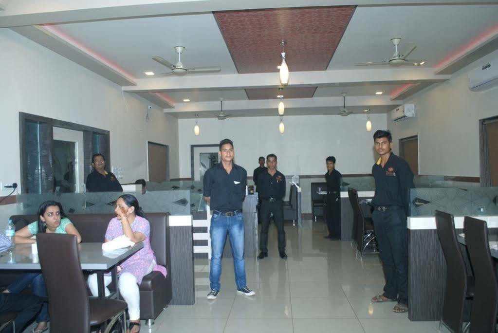 Hotel Sun Plaza Somnath Ngoại thất bức ảnh